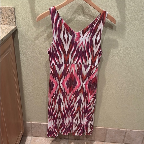 Athleta Pink and White Patterned Top - Picture 2 of 7